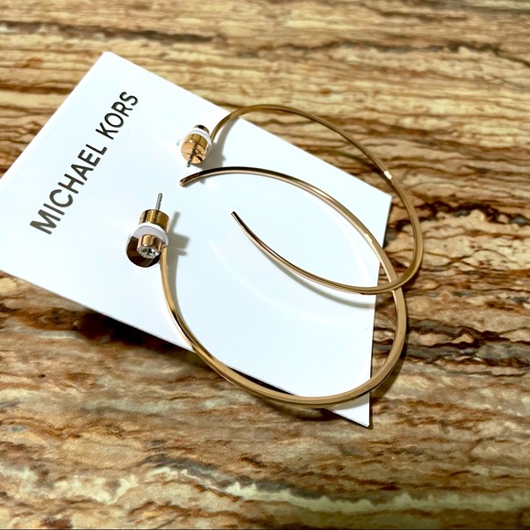 Michael Kors - Picture 1 of 3